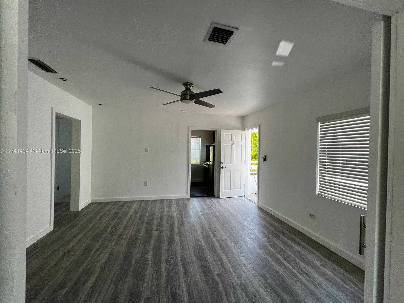 Small Image of 830 WEST 40TH ST, Miami Beach Number 75