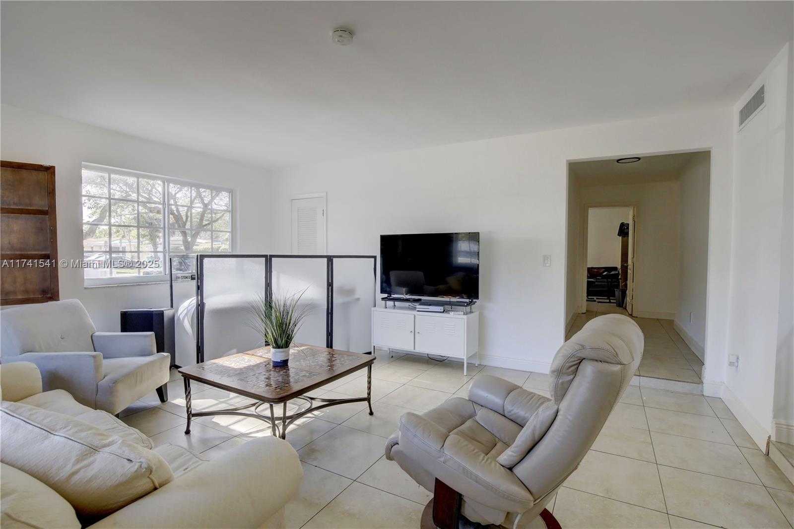 Small Image of 4995 /1050 SISTINA AVENUE #2, Coral Gables Number 15