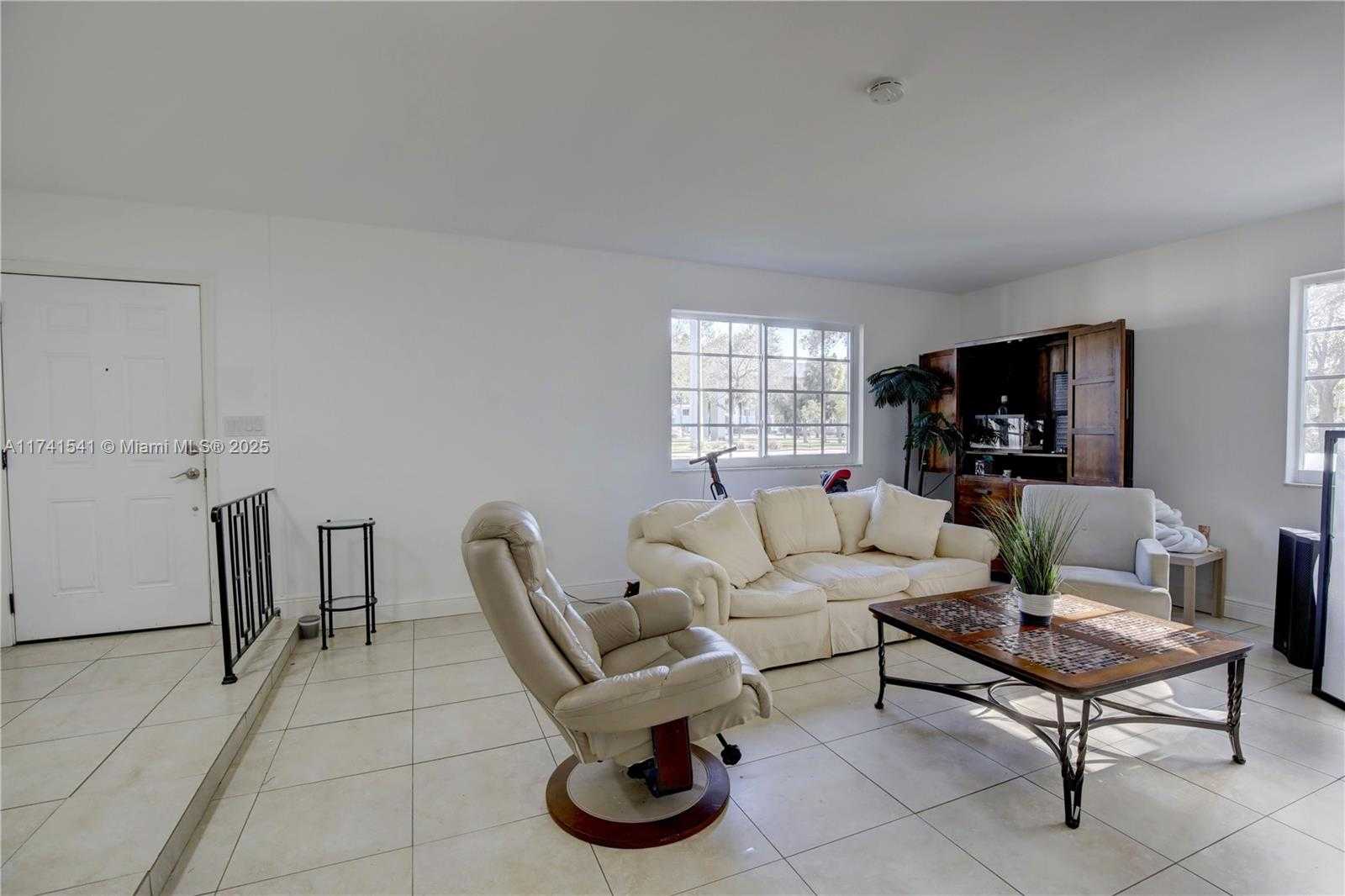 Small Image of 4995 /1050 SISTINA AVENUE #2, Coral Gables Number 16