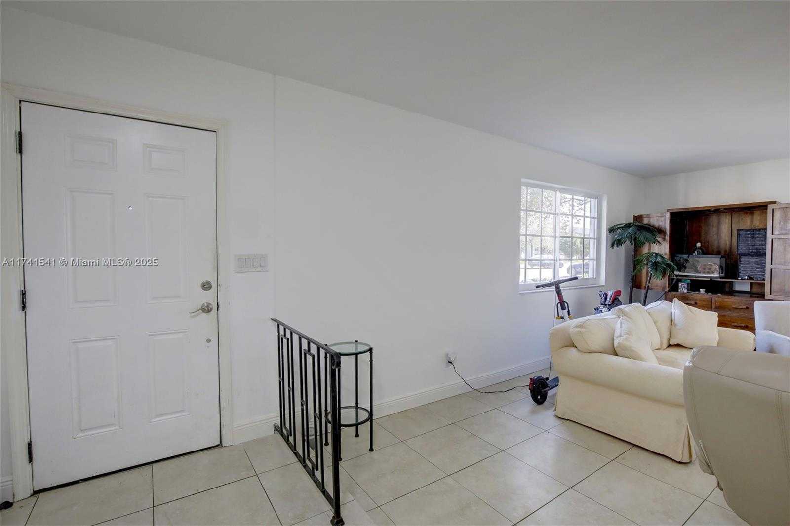 Small Image of 4995 /1050 SISTINA AVENUE #2, Coral Gables Number 19