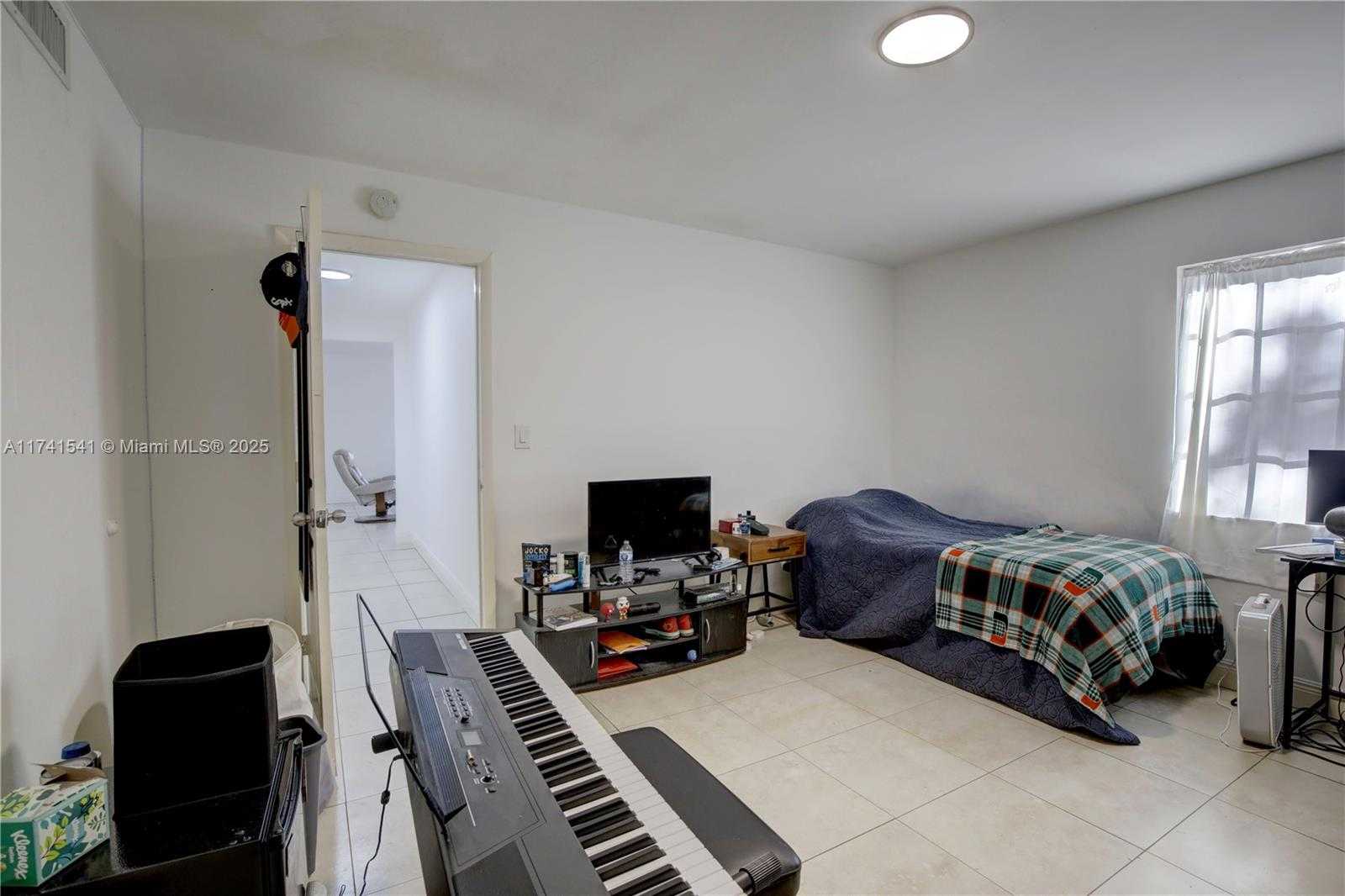 Small Image of 4995 /1050 SISTINA AVENUE #2, Coral Gables Number 26