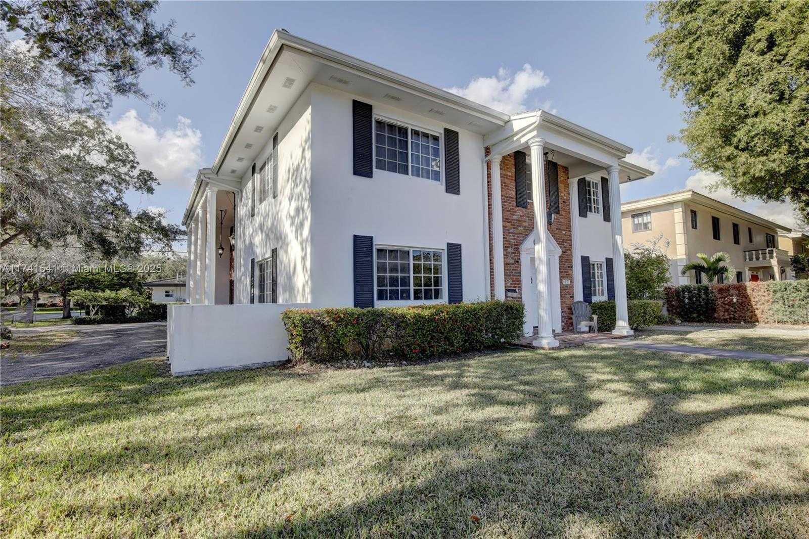 Small Image of 4995 /1050 SISTINA AVENUE #2, Coral Gables Number 3