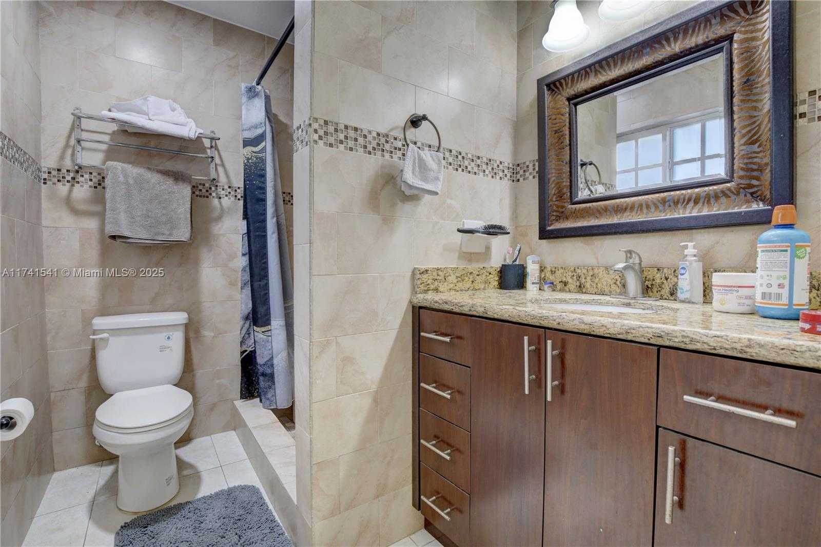 Small Image of 4995 /1050 SISTINA AVENUE #2, Coral Gables Number 31