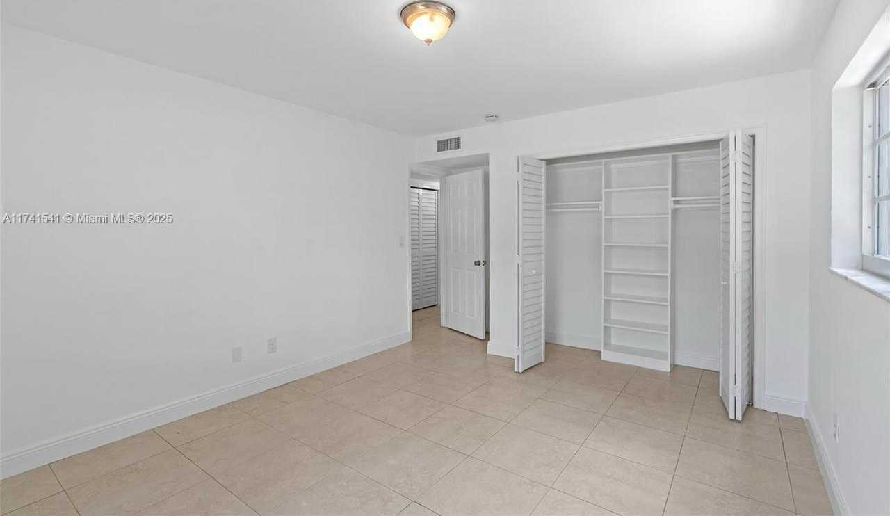Small Image of 4995 /1050 SISTINA AVENUE #2, Coral Gables Number 40