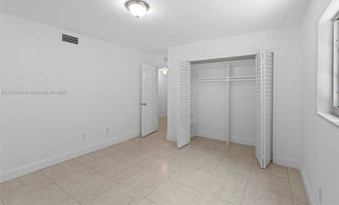 Small Image of 4995 /1050 SISTINA AVENUE #2, Coral Gables Number 42