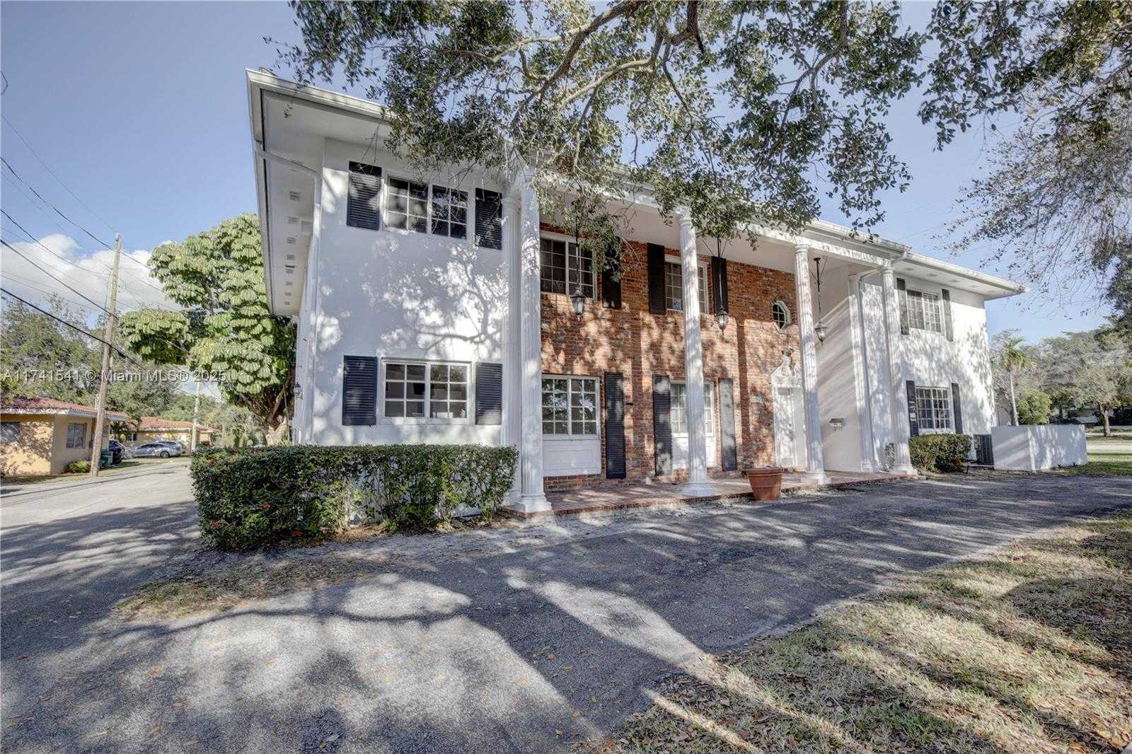 Small Image of 4995 /1050 SISTINA AVENUE #2, Coral Gables Number 5