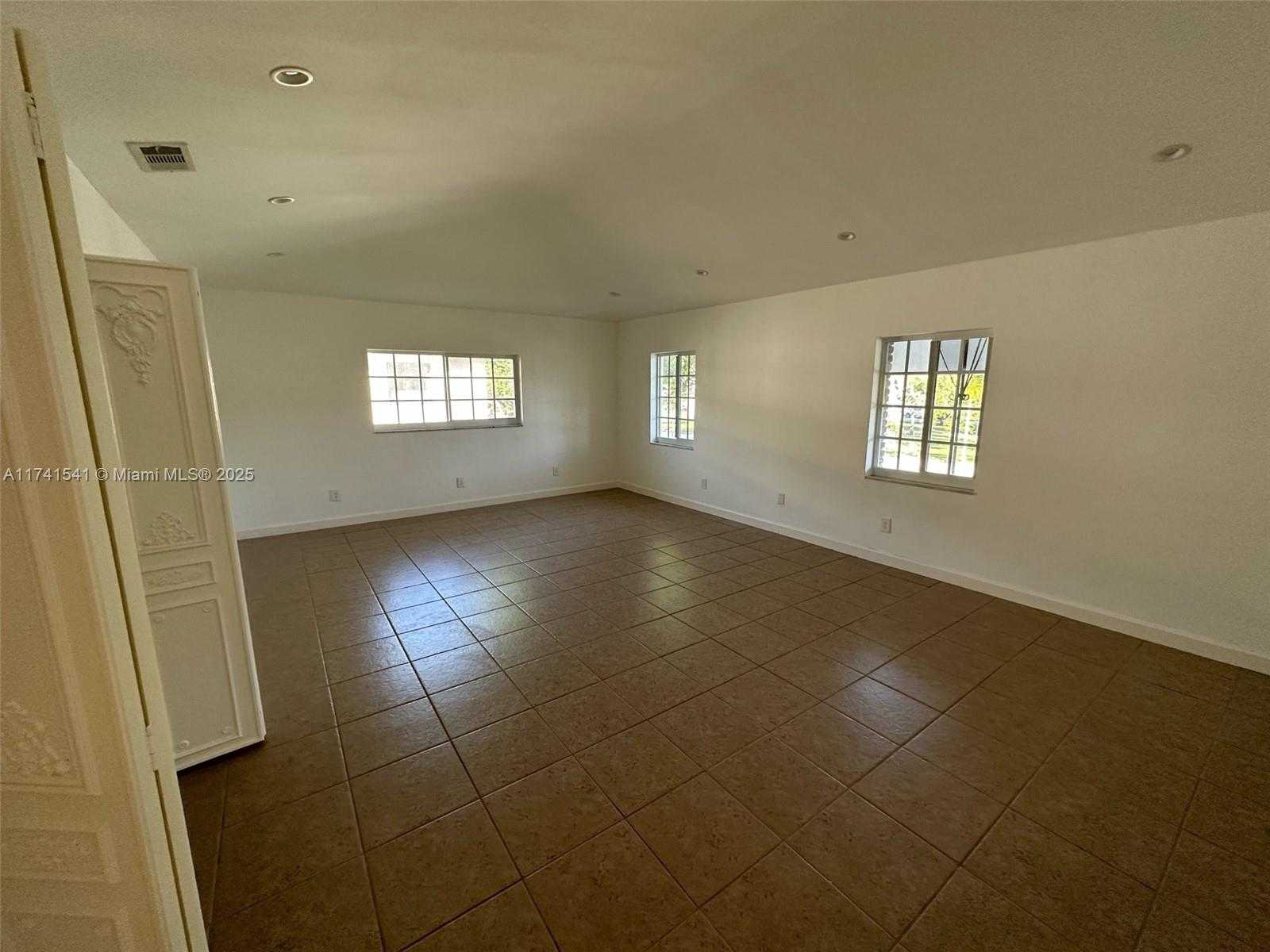 Small Image of 4995 /1050 SISTINA AVENUE #2, Coral Gables Number 56