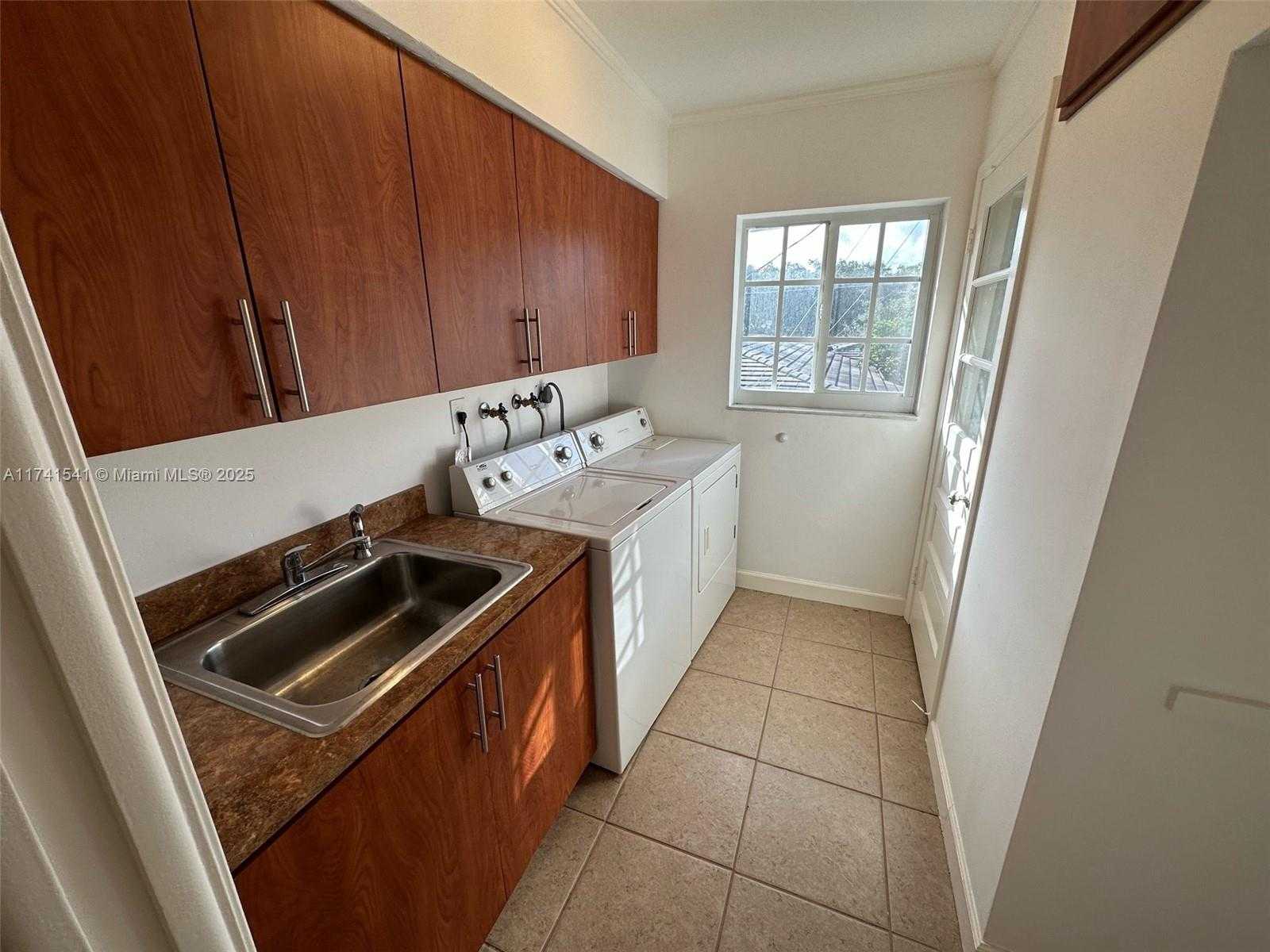 Small Image of 4995 /1050 SISTINA AVENUE #2, Coral Gables Number 61