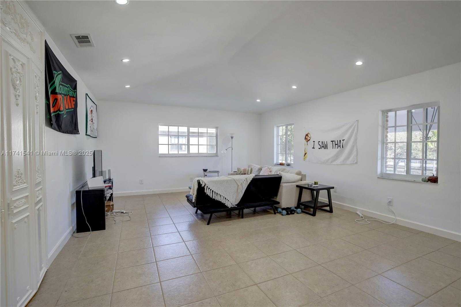 Small Image of 4995 /1050 SISTINA AVENUE #2, Coral Gables Number 65