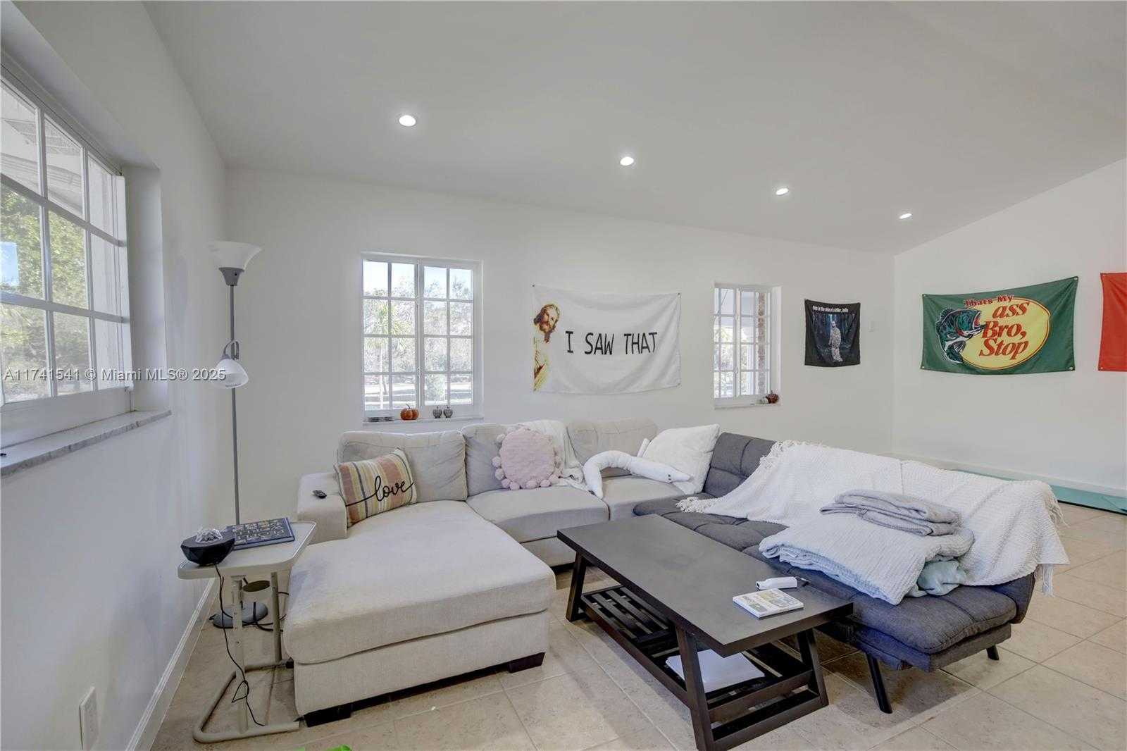 Small Image of 4995 /1050 SISTINA AVENUE #2, Coral Gables Number 67