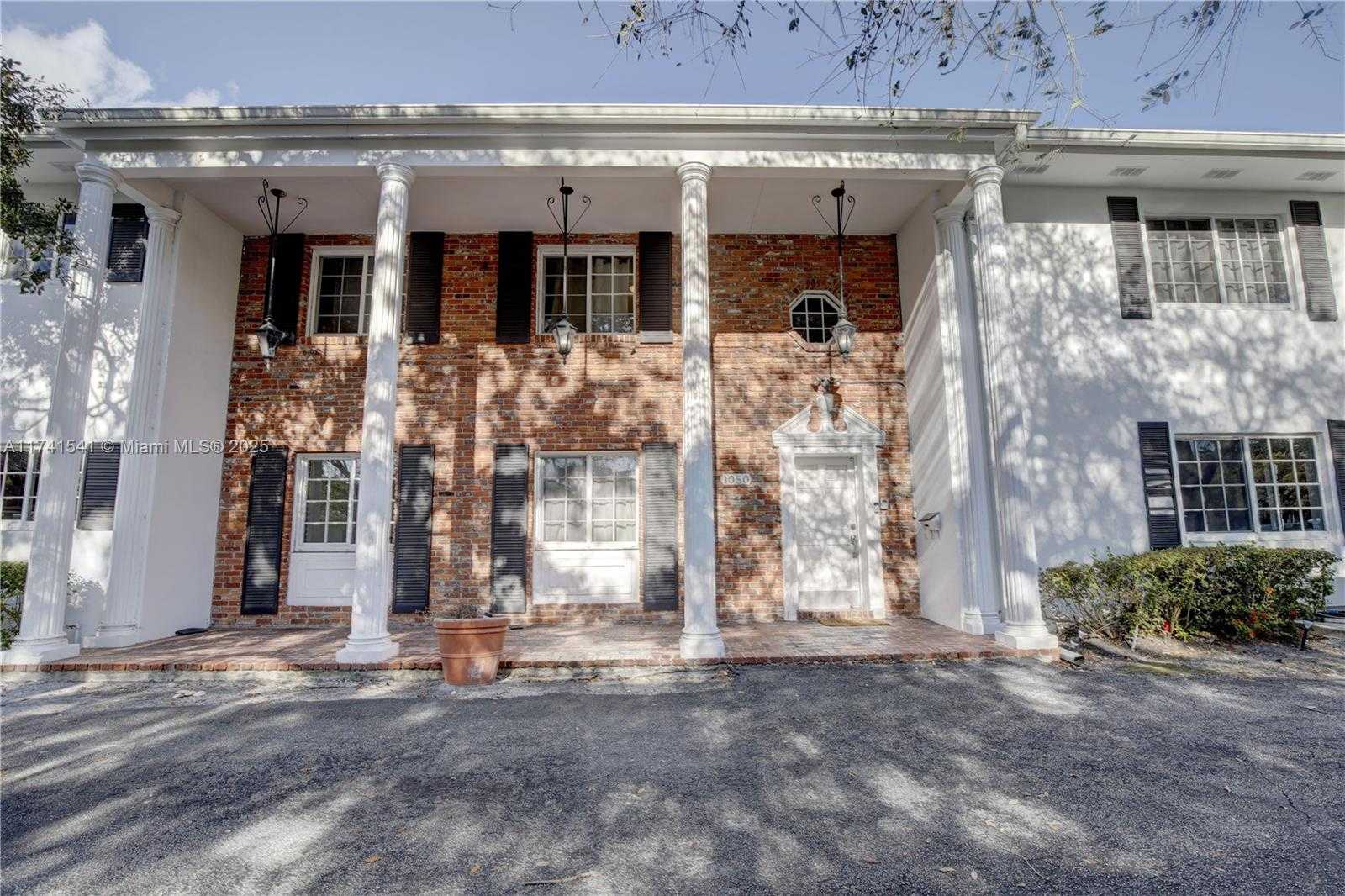 Small Image of 4995 /1050 SISTINA AVENUE #2, Coral Gables Number 7