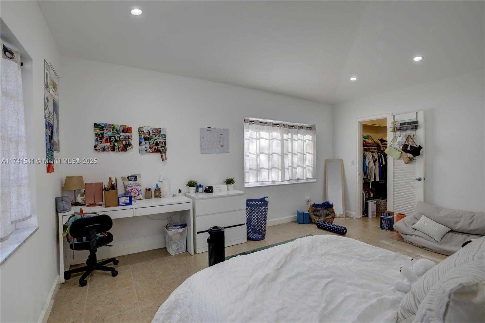 Small Image of 4995 /1050 SISTINA AVENUE #2, Coral Gables Number 73
