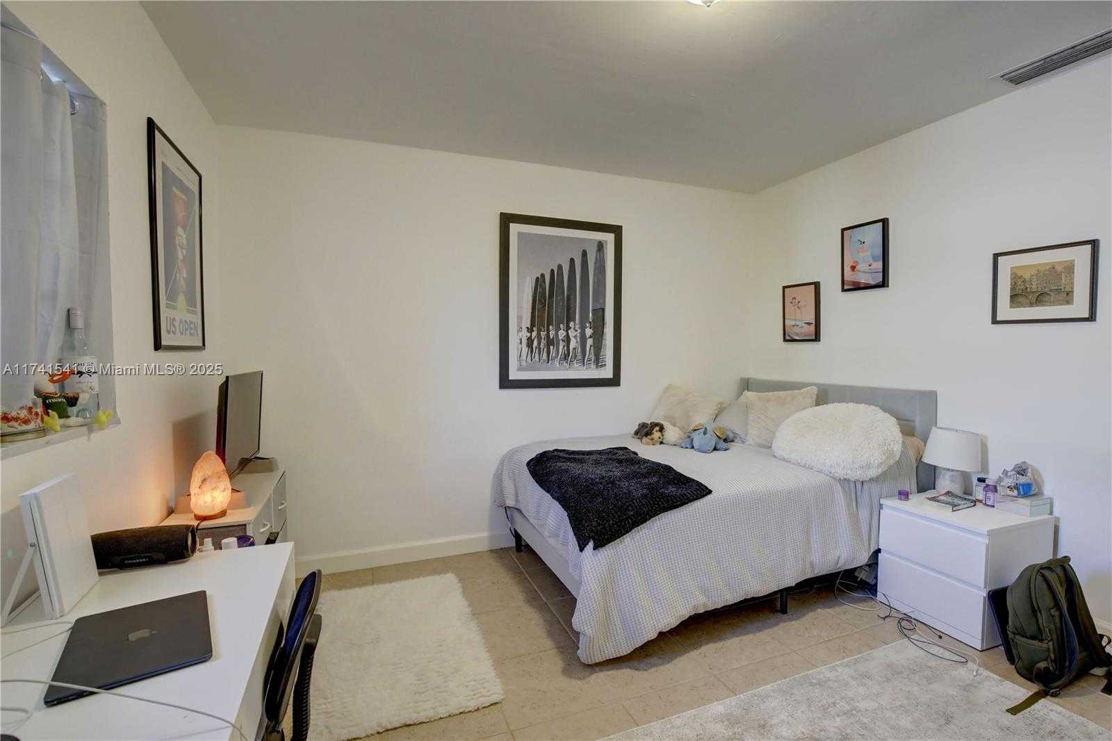 Small Image of 4995 /1050 SISTINA AVENUE #2, Coral Gables Number 75