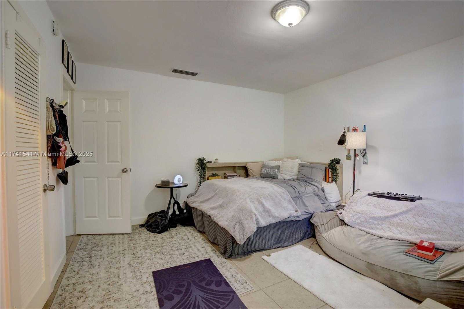 Small Image of 4995 /1050 SISTINA AVENUE #2, Coral Gables Number 79