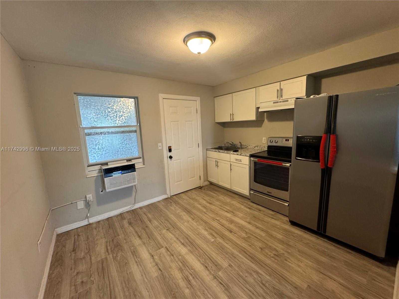 Small Image of 4960 VINCENNES STREET, Cape Coral Number 2