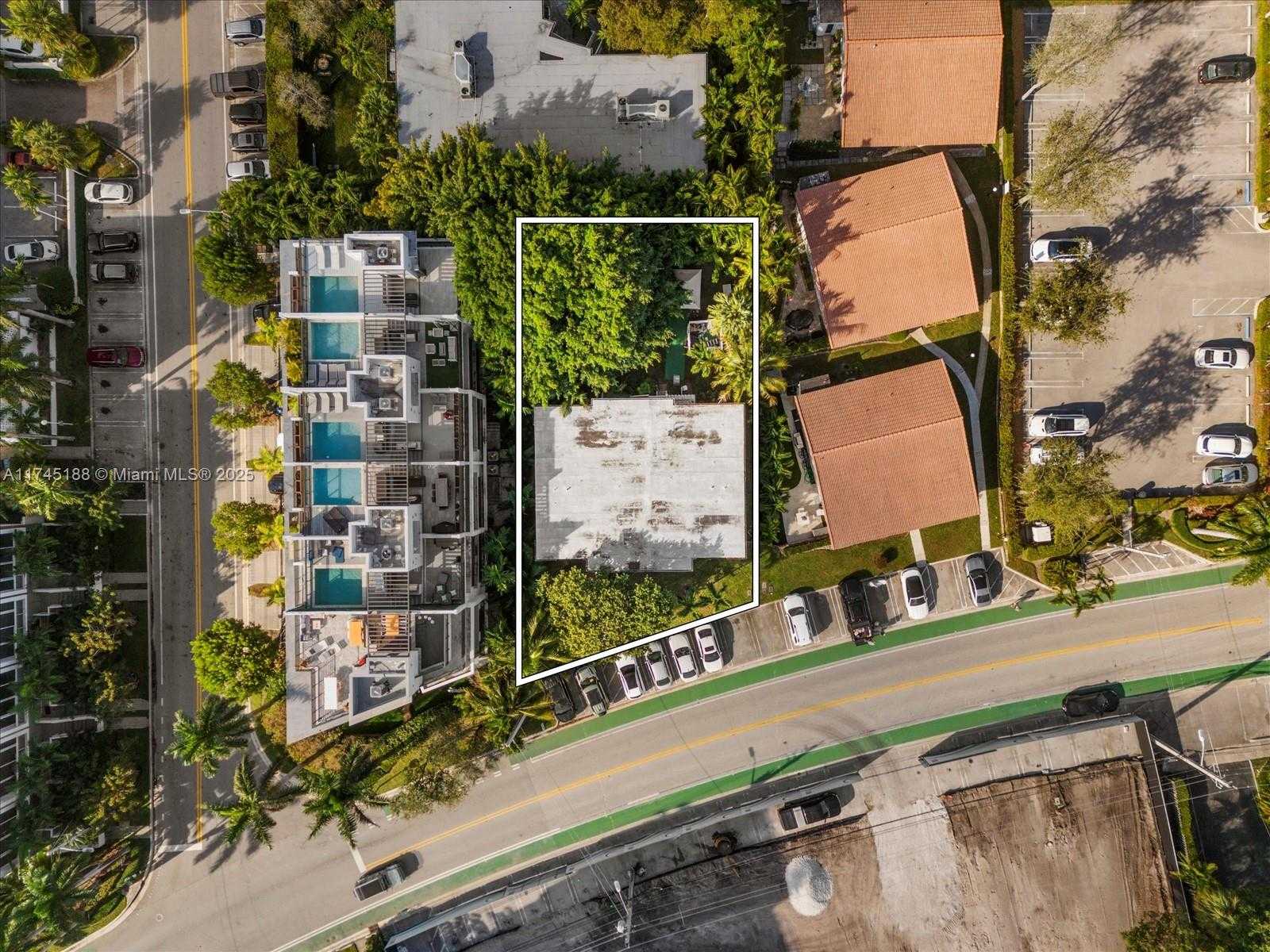 Small Image of 9950 EAST BAY HARBOR DR, Bay Harbor Islands Number 23
