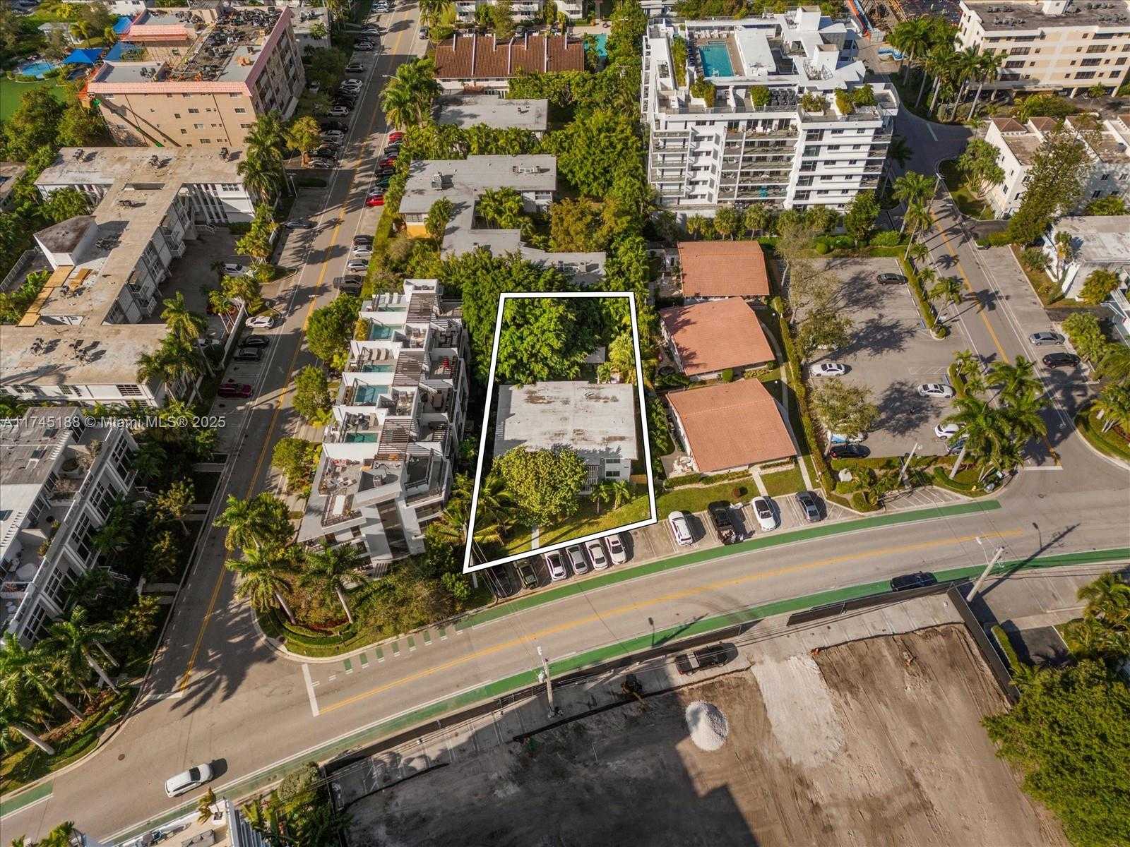 Small Image of 9950 EAST BAY HARBOR DR, Bay Harbor Islands Number 24