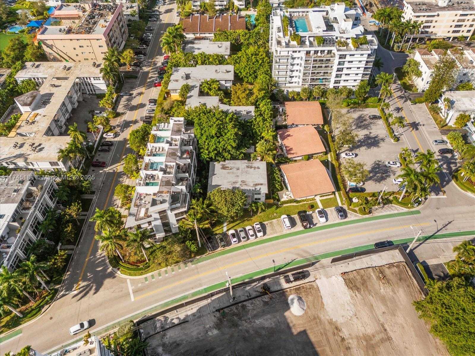 Small Image of 9950 EAST BAY HARBOR DR, Bay Harbor Islands Number 26