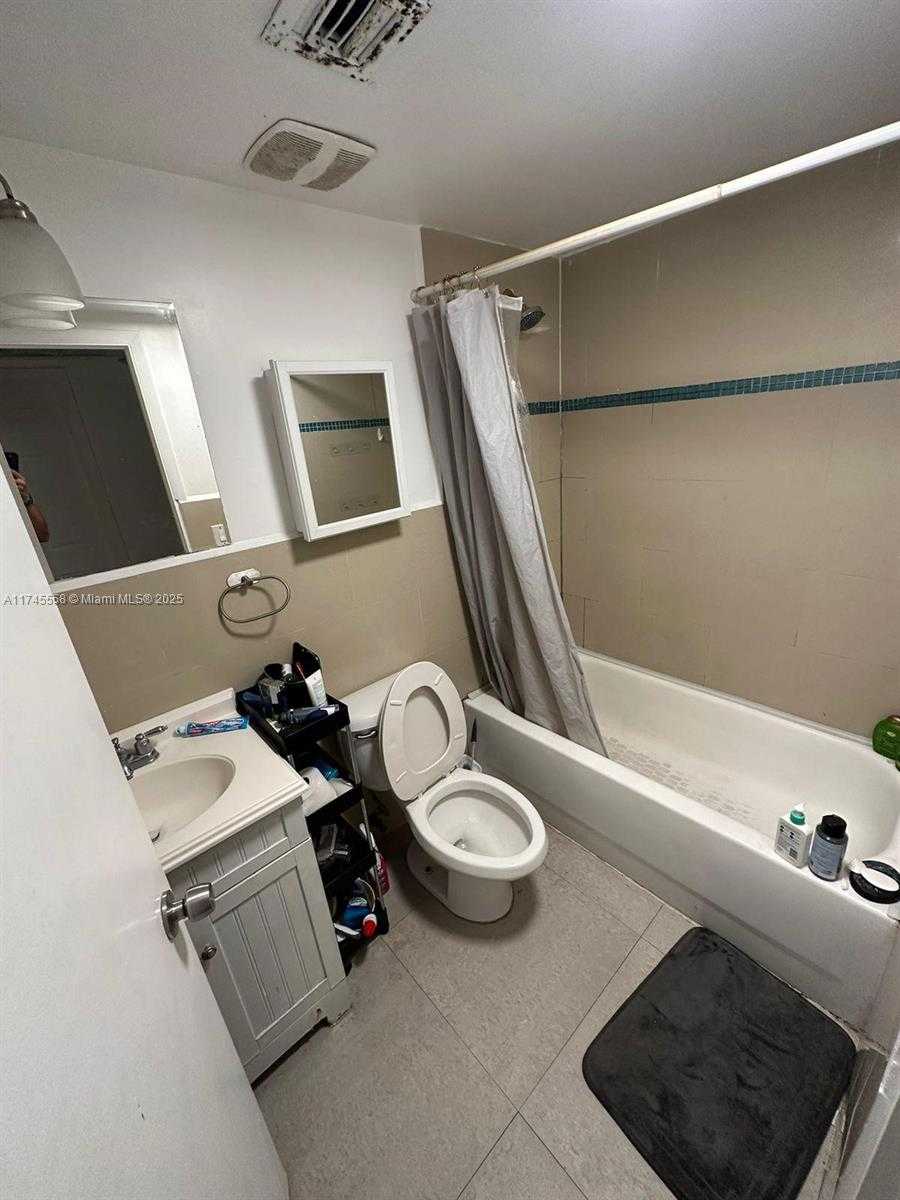 Small Image of 7025 RUE GRANVILLE, Miami Beach Number 13