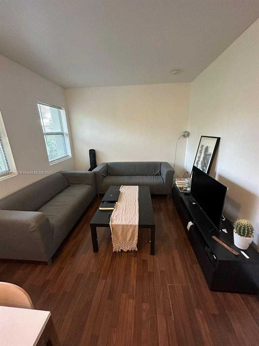 Small Image of 7025 RUE GRANVILLE, Miami Beach Number 5