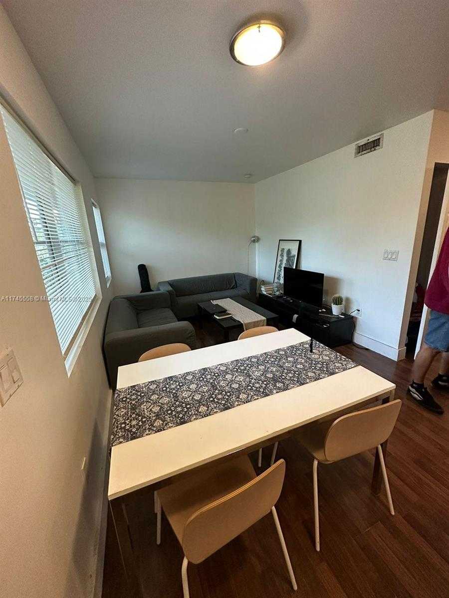 Small Image of 7025 RUE GRANVILLE, Miami Beach Number 6