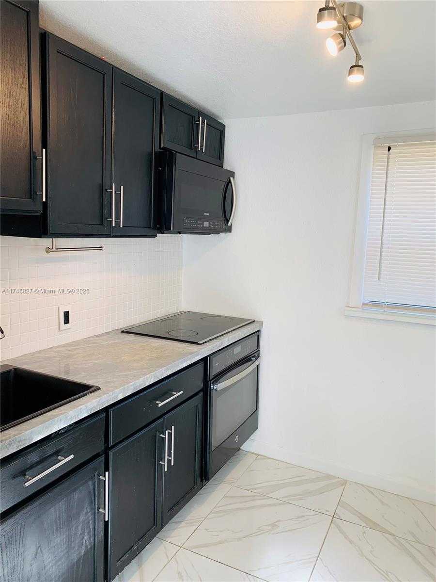 Small Image of 1079 NORTH WEST 112TH TER #3, Miami Number 6