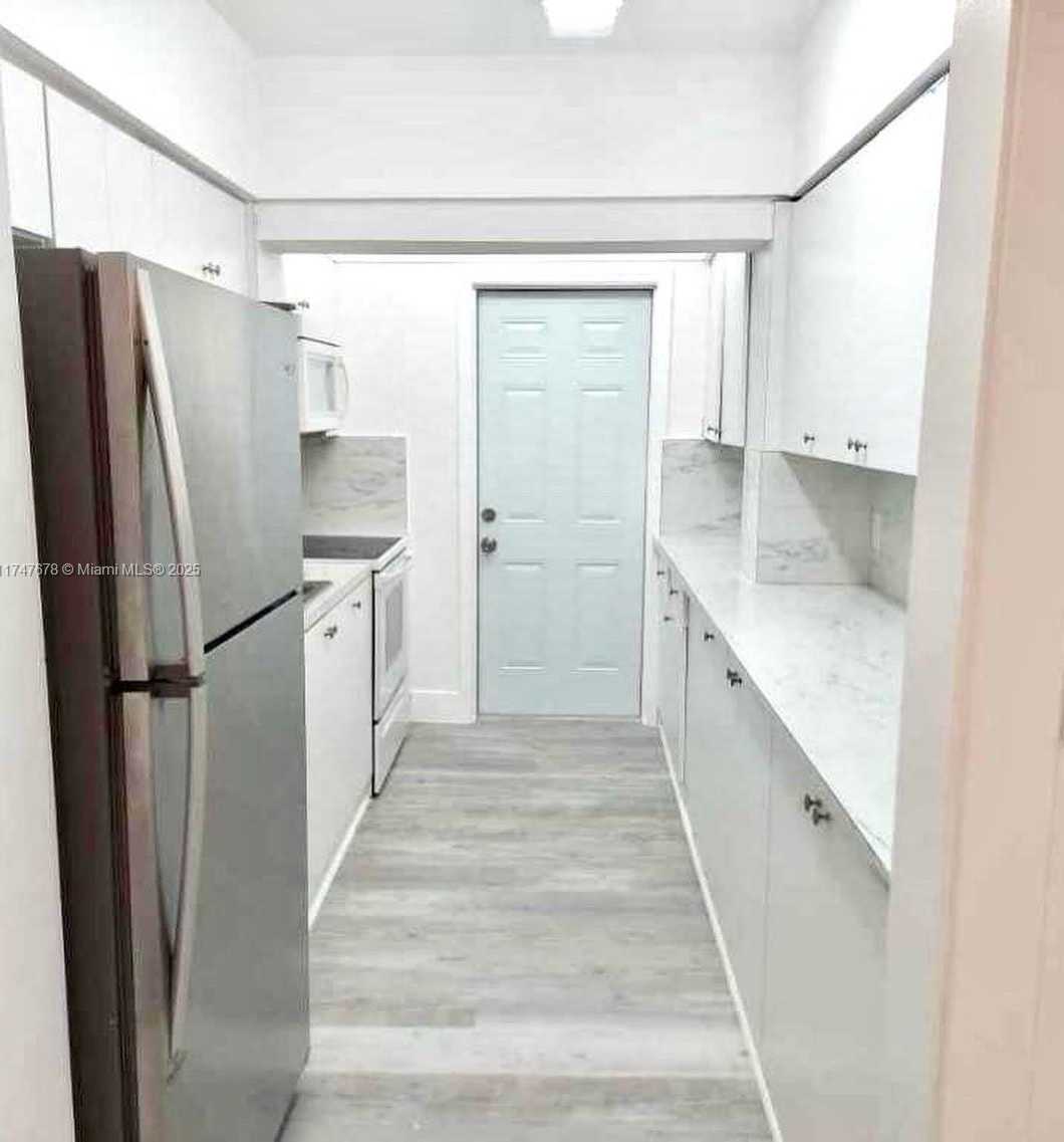Small Image of 100 NORTH WEST 43RD PL #2, Miami Number 2