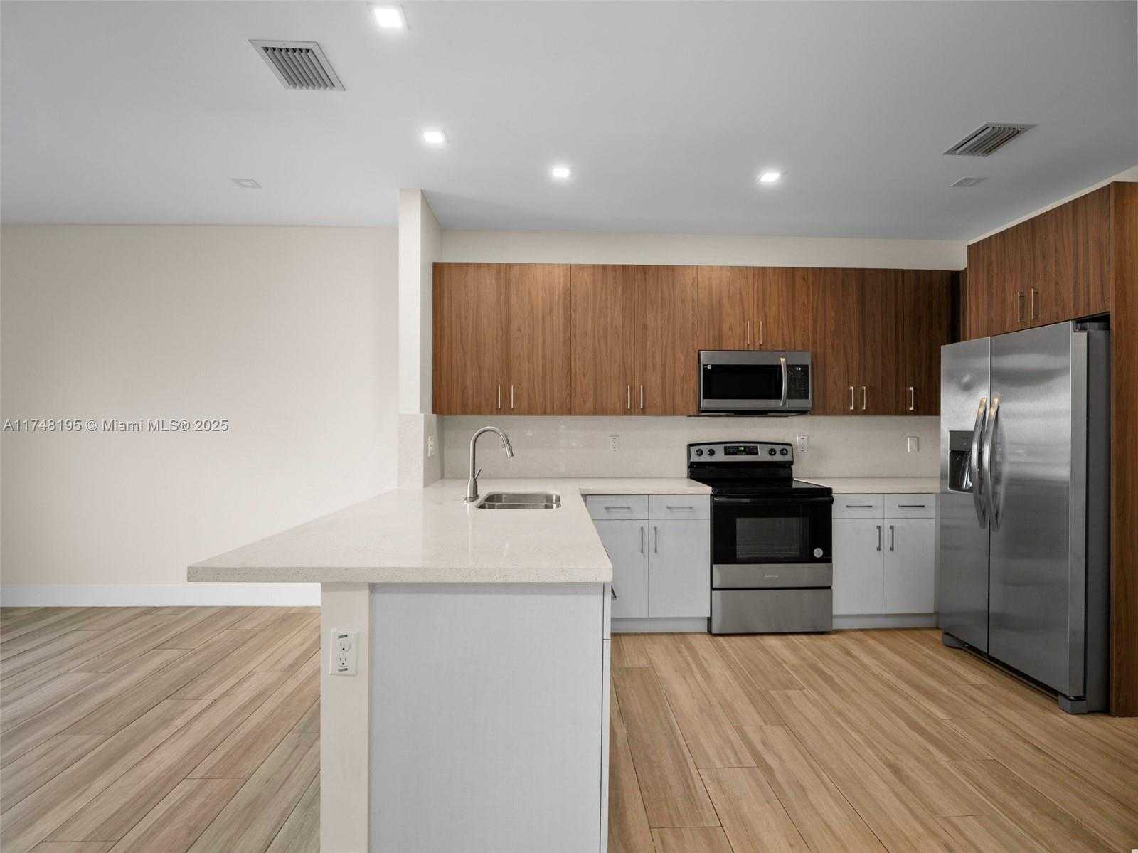 Small Image of 5428 NORTH WEST 3RD AVE, Miami Number 10
