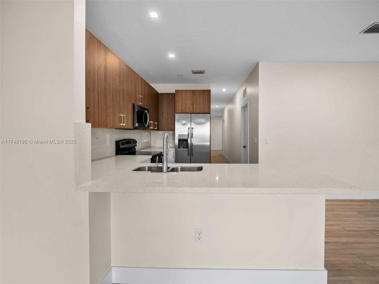 Small Image of 5428 NORTH WEST 3RD AVE, Miami Number 11