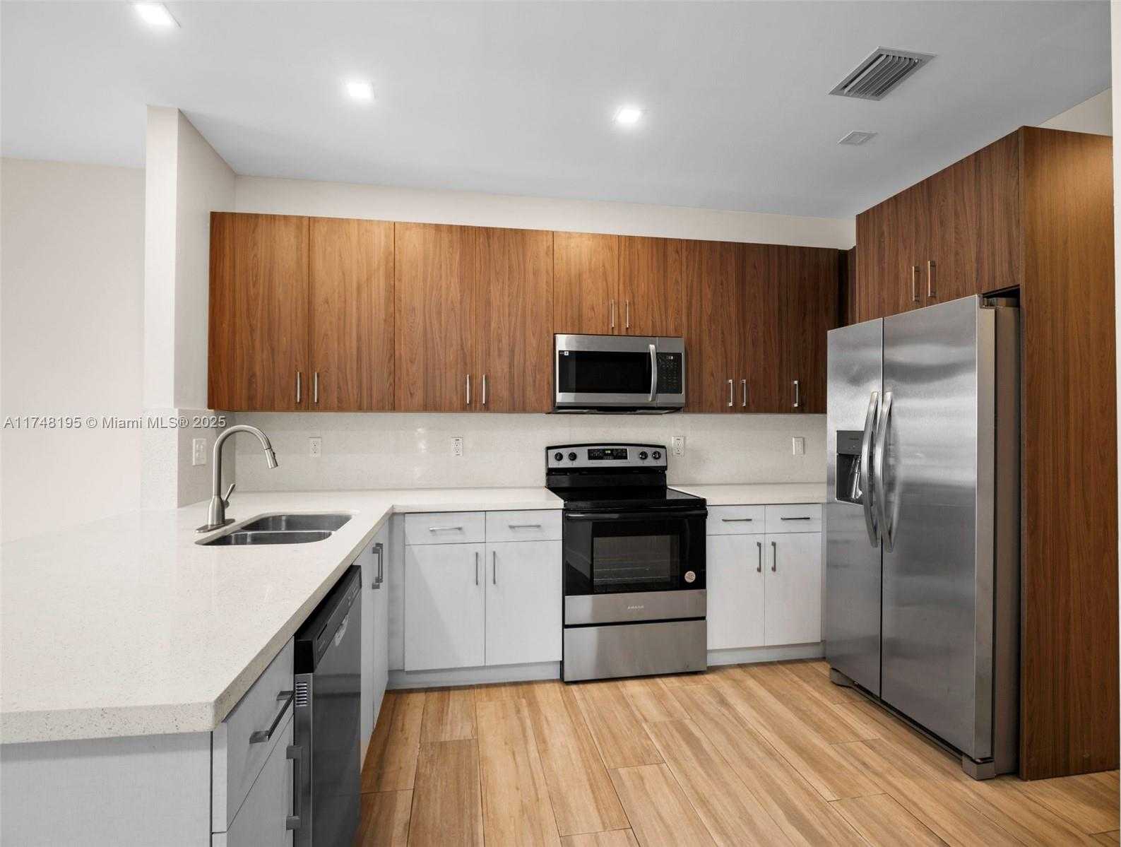 Small Image of 5428 NORTH WEST 3RD AVE, Miami Number 12