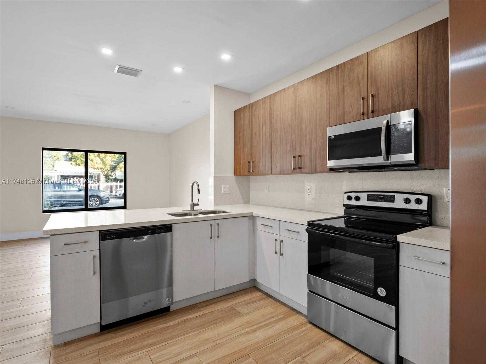 Small Image of 5428 NORTH WEST 3RD AVE, Miami Number 13