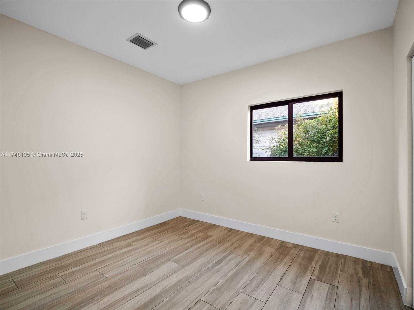 Small Image of 5428 NORTH WEST 3RD AVE, Miami Number 14