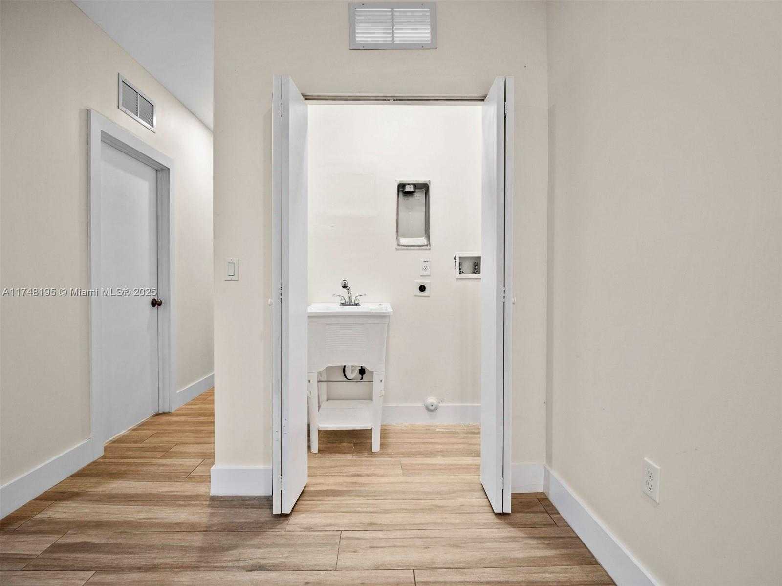 Small Image of 5428 NORTH WEST 3RD AVE, Miami Number 27