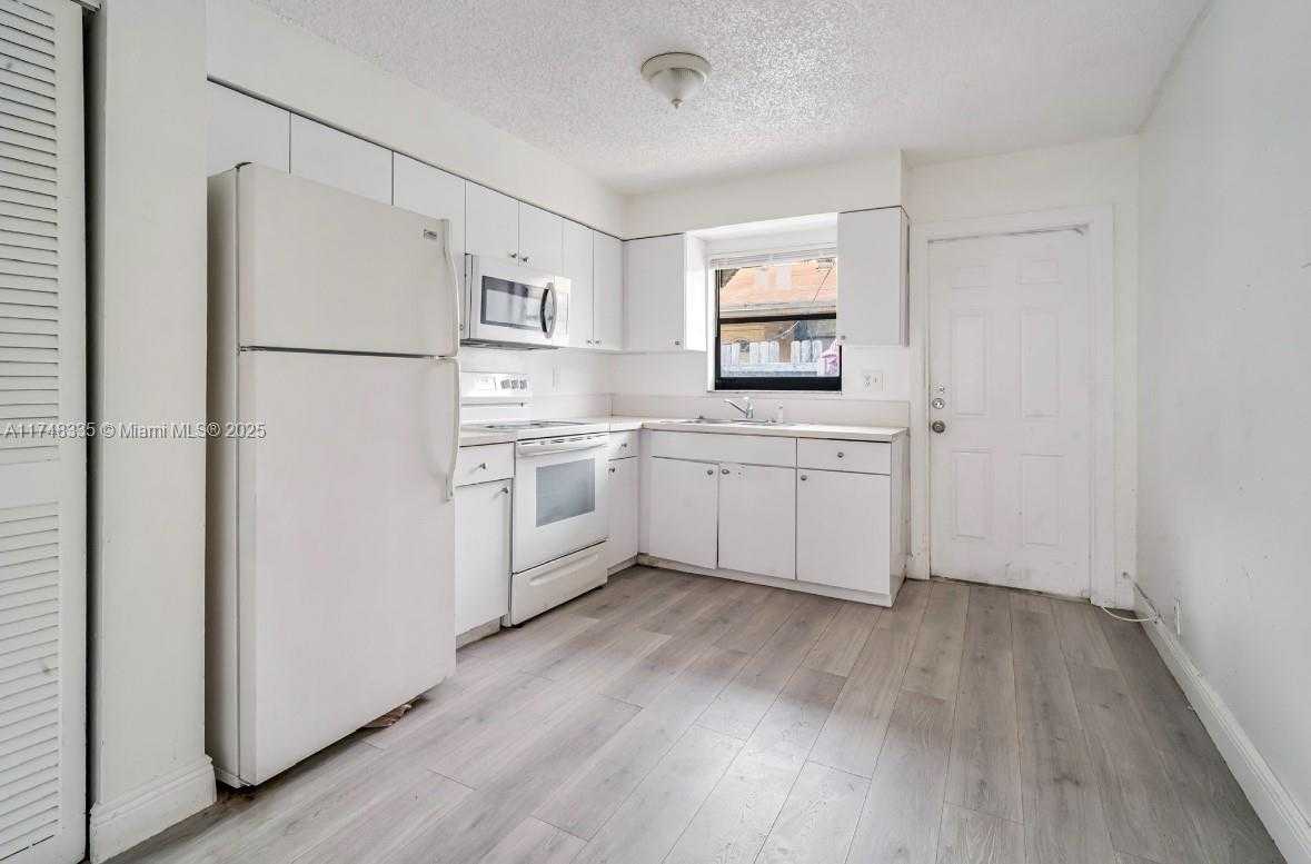 Small Image of 4030 SOUTH WEST 19TH ST #3, West Park Number 10