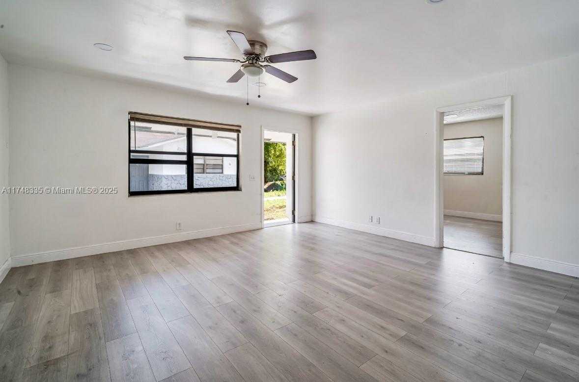 Small Image of 4030 SOUTH WEST 19TH ST #3, West Park Number 11