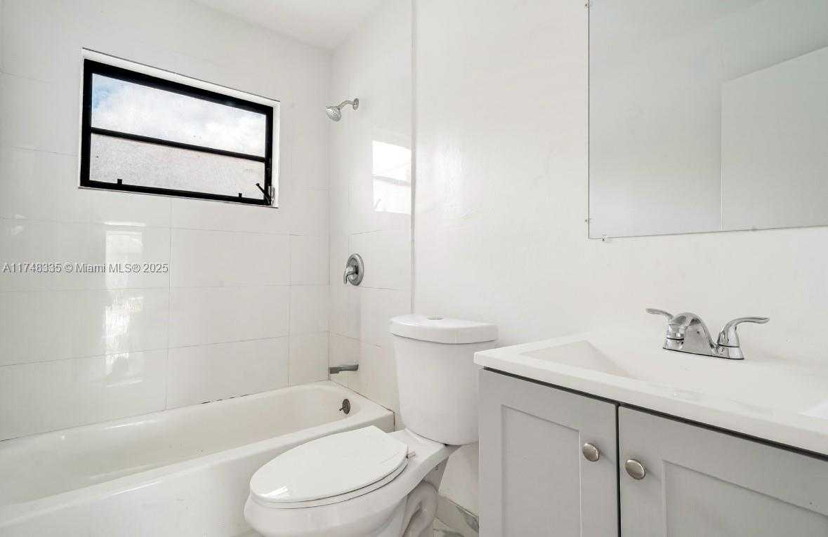 Small Image of 4030 SOUTH WEST 19TH ST #3, West Park Number 12