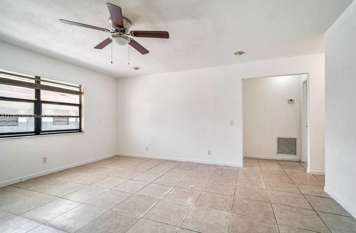 Small Image of 4030 SOUTH WEST 19TH ST #3, West Park Number 3