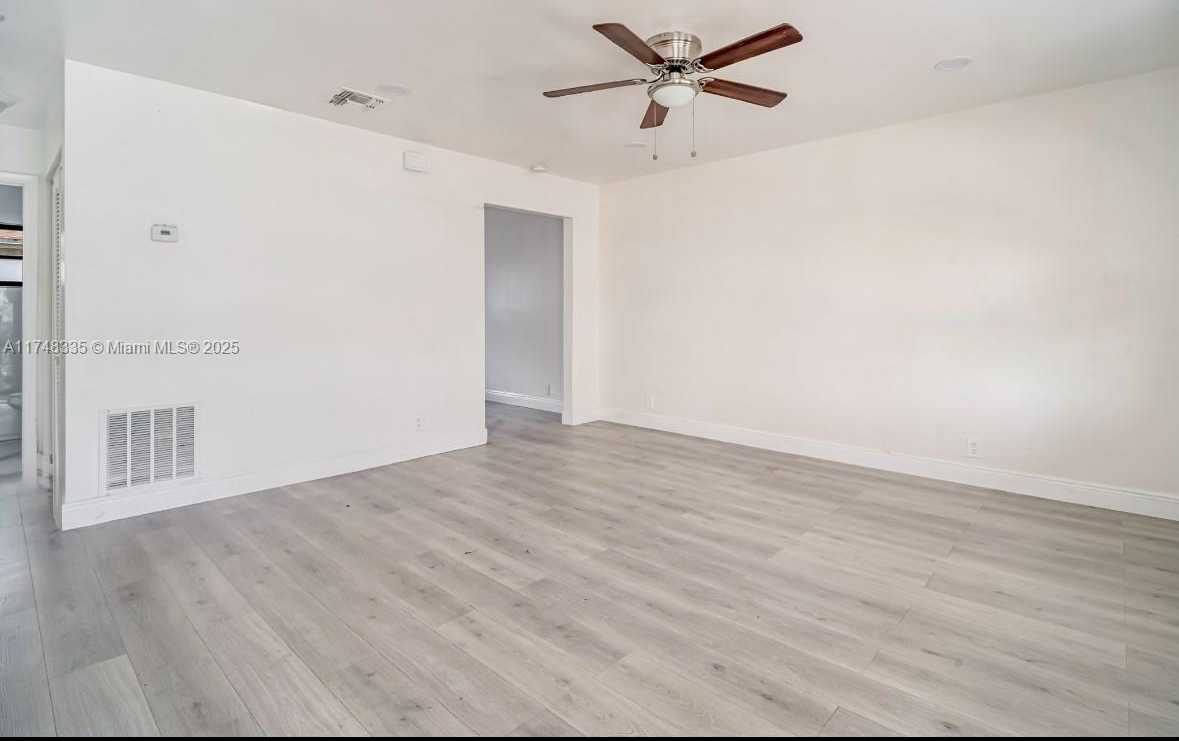 Small Image of 4030 SOUTH WEST 19TH ST #3, West Park Number 8