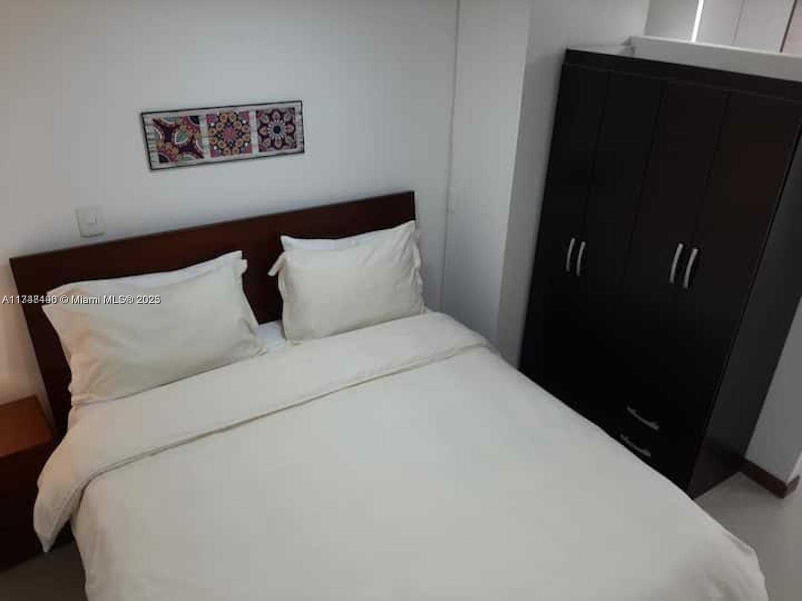 Small Image of 71 PONTEVEDRA, Out of City Number 29