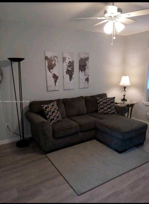 Small Image of 2432 TAYLOR ST #10, Hollywood Number 9