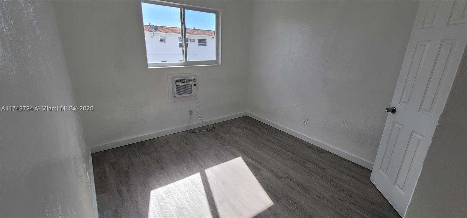 Small Image of 111 SOUTH WEST 18TH AVE #12, Miami Number 11