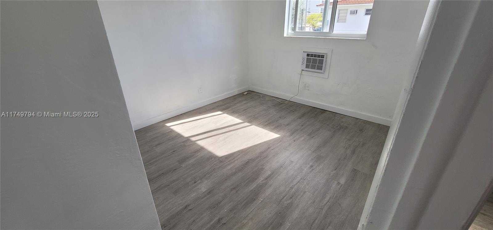 Small Image of 111 SOUTH WEST 18TH AVE #12, Miami Number 4
