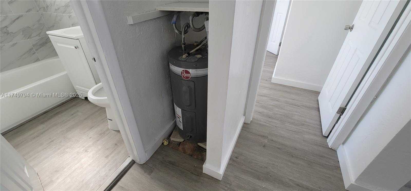 Small Image of 111 SOUTH WEST 18TH AVE #12, Miami Number 9