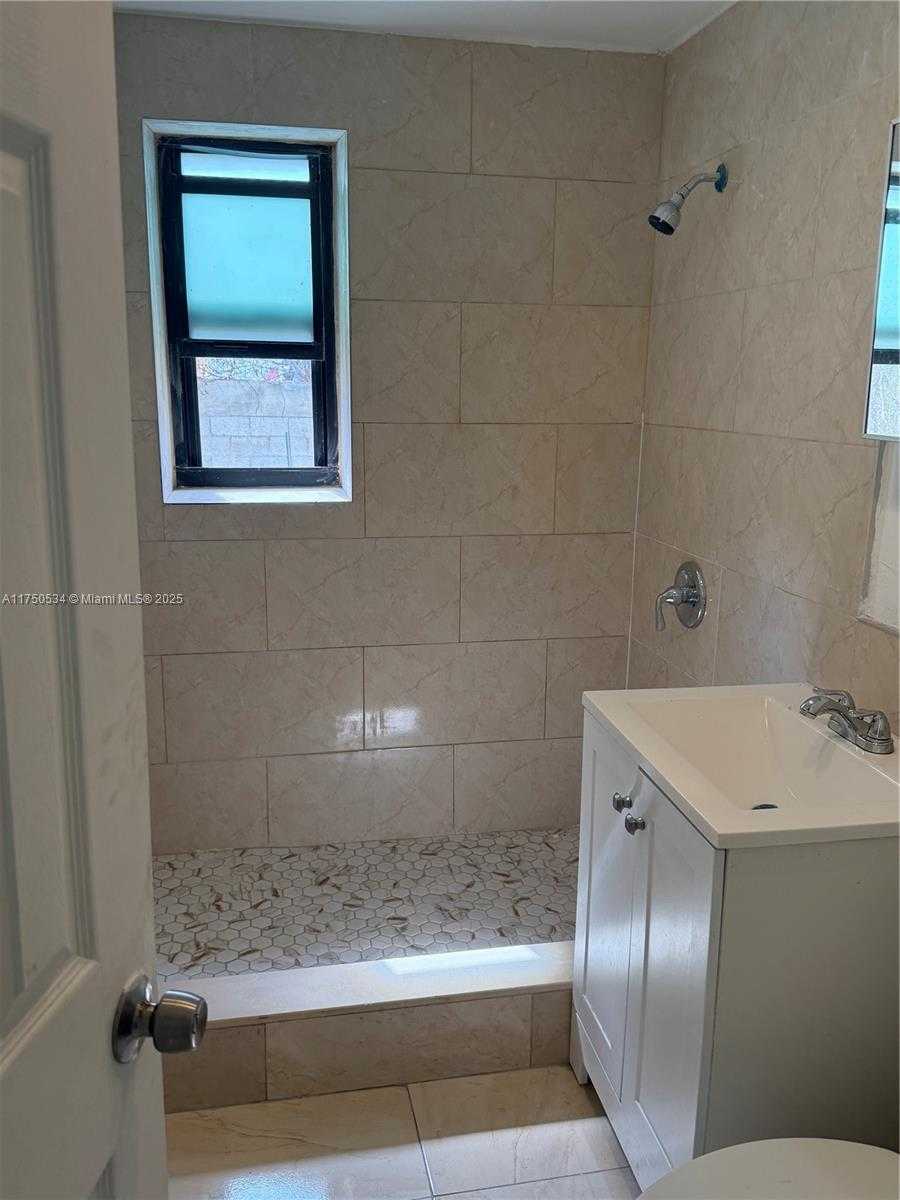 Small Image of 5501 NORTH WEST MIAMI CT, Miami Number 12