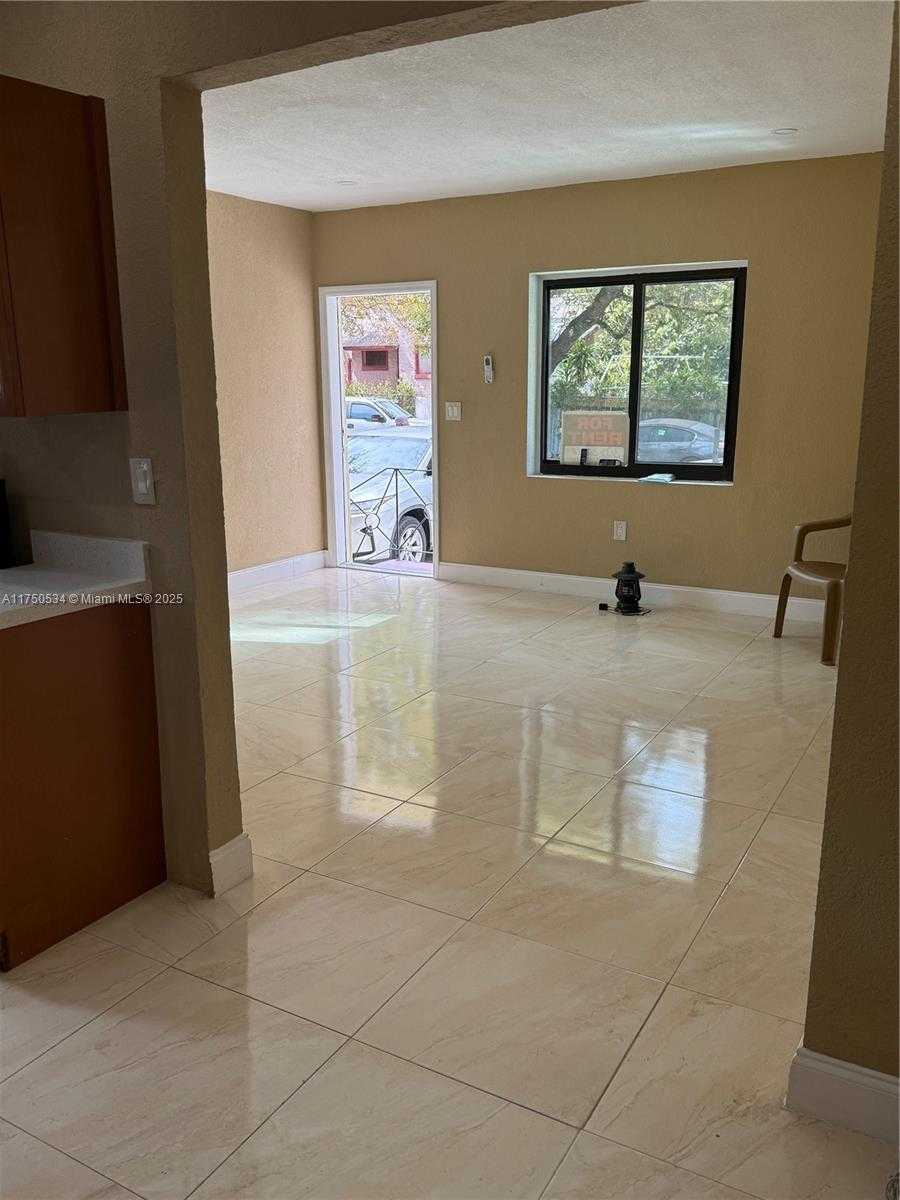 Small Image of 5501 NORTH WEST MIAMI CT, Miami Number 16