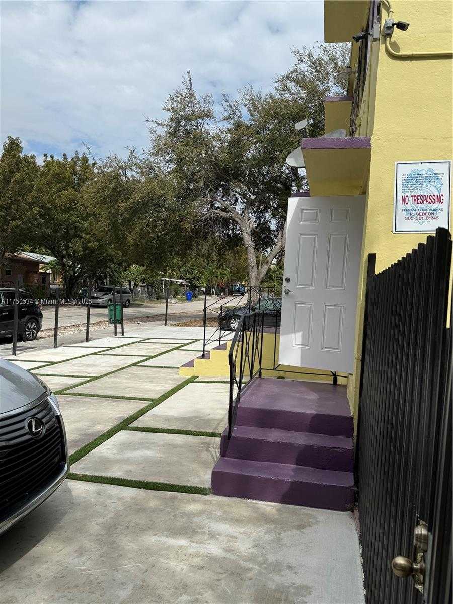 Small Image of 5501 NORTH WEST MIAMI CT, Miami Number 20