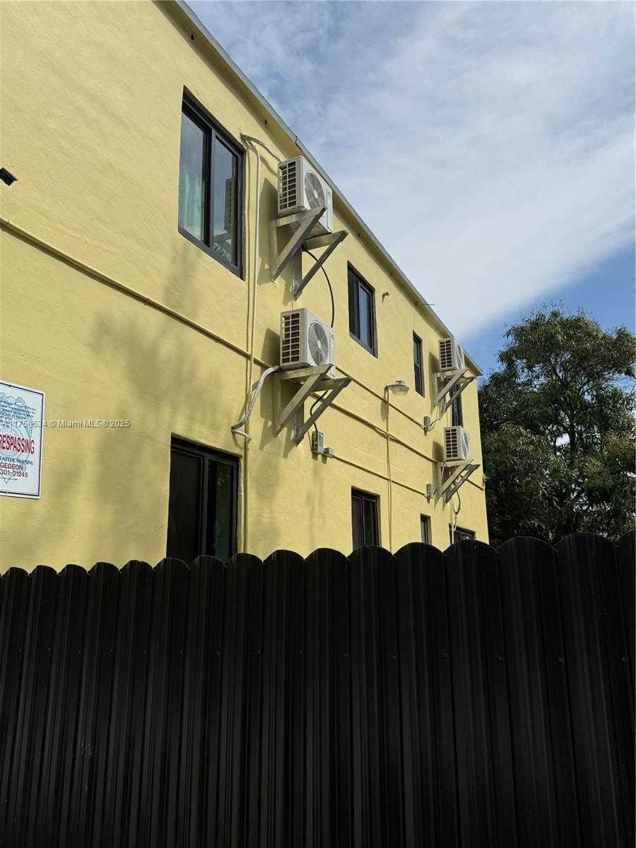 Small Image of 5501 NORTH WEST MIAMI CT, Miami Number 21