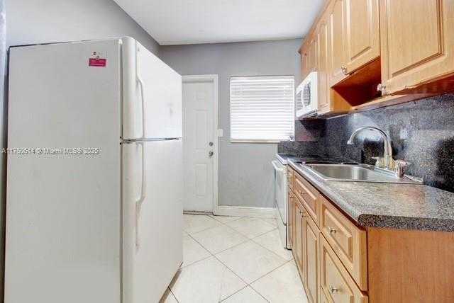 Small Image of 2655 SOUTH WEST 34TH CT, Miami Number 13