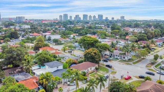 Small Image of 2655 SOUTH WEST 34TH CT, Miami Number 18