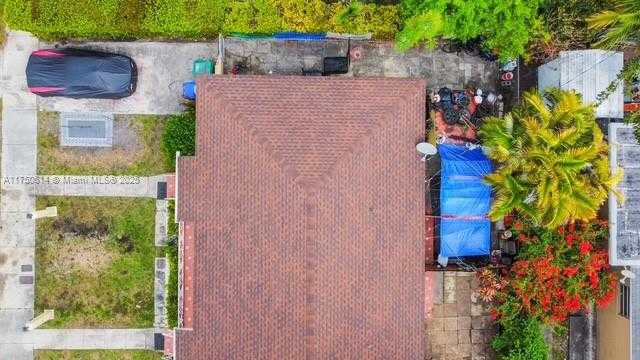 Small Image of 2655 SOUTH WEST 34TH CT, Miami Number 22